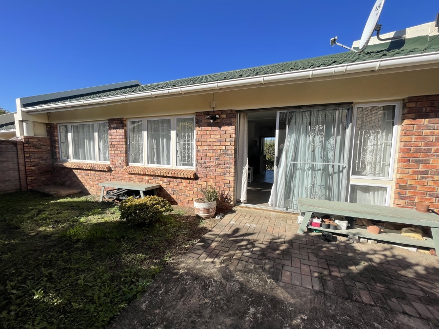 2 Bedroom Property for Sale in Cambridge Eastern Cape